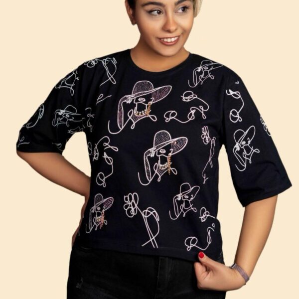 کراپ دختر کلاهدار